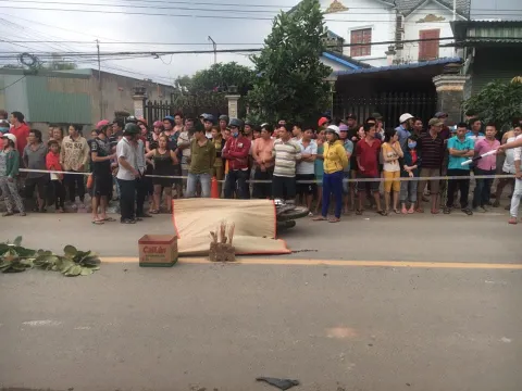 Bình Dương: Hai xe máy tông trực diện, ba người thương vong