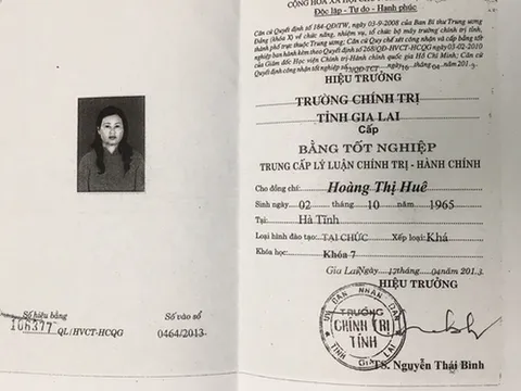 Cách chức nữ hiệu trưởng dùng bằng cấp 3 giả