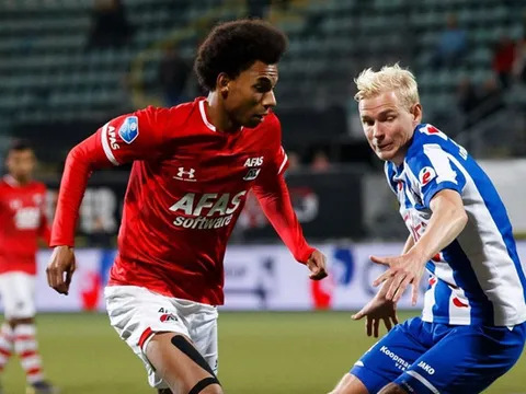 HLV Heerenveen lý giải việc không tung Văn Hậu vào sân?