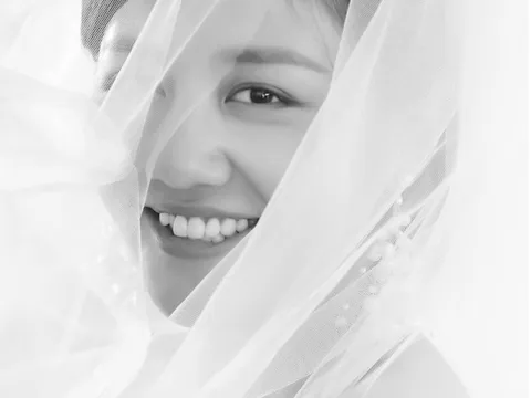 Mặc nghi vấn dùng giấy kết hôn giả, Văn Mai Hương khoe ảnh mặc váy cưới