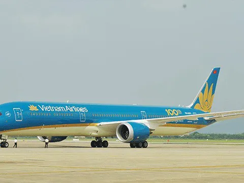 Máy bay Vietnam Airlines bị chảy dầu tại sân bay Tân Sơn Nhất