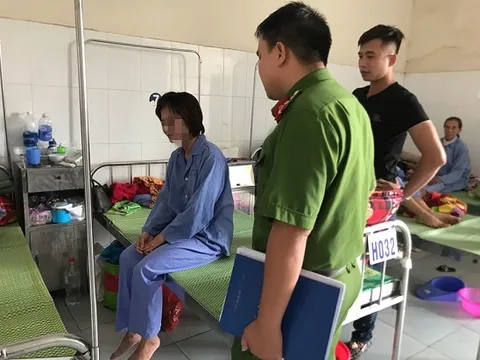 Hai nghi can hành hung nữ phụ xe buýt vẫn chưa ra trình diện
