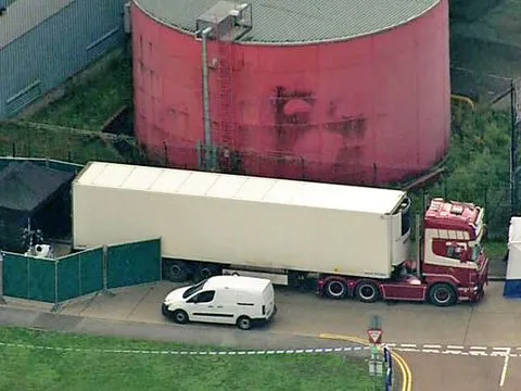 Nhiều người bị dọa giết sau vụ 39 thi thể trong container