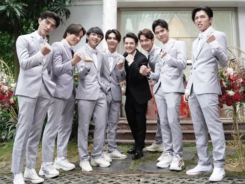 Ông Cao Thắng xuất hiện cực điển trai cùng nụ cười rạng rỡ lên đường tới nhà Đông Nhi