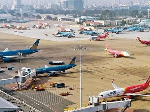 Thủ tướng yêu cầu bảo đảm tuyệt đối an toàn hàng không