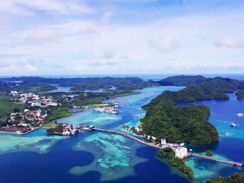 Làm du lịch xanh để phát triển bền vững: Trông người mà ngẫm đến ta