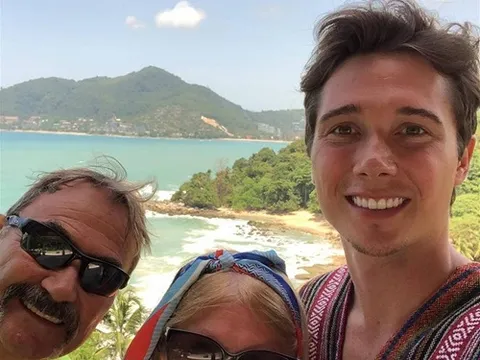 Hé lộ chân dung chồng tây điển trai của MC Hoàng Oanh