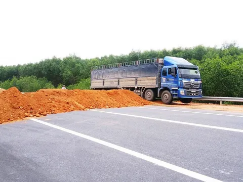 BOT Bắc Hải Vân tăng giá, tài xế mở 'đường máu' vào cao tốc nhằm né trạm