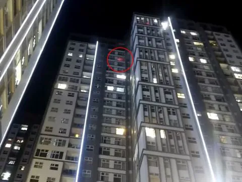 Chung cư Xi Grand Court bốc cháy dữ dội, hàng trăm người tháo chạy trong đêm