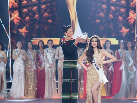 Nguyễn Trần Khánh Vân đăng quang Hoa hậu Hoàn vũ Việt Nam 2019