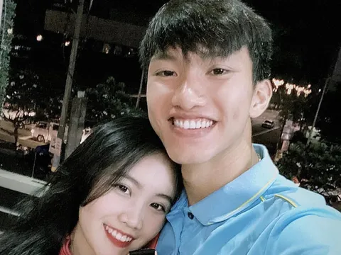 Văn Hậu nhanh chóng gặp bạn gái ngay sau khi U22 Việt Nam vô địch bóng đá nam SEA Games 30