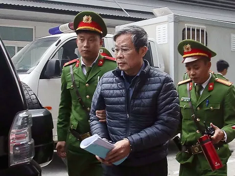 Hai cựu bộ trưởng Trương Minh Tuấn và Nguyễn Bắc Son xuất hiện tiền tụy tại ngày hầu tòa