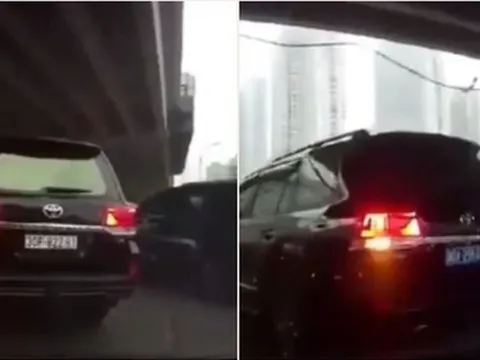 Xác minh xe Land Cruiser chuyển biển số trắng sang xanh tại Hà Nội