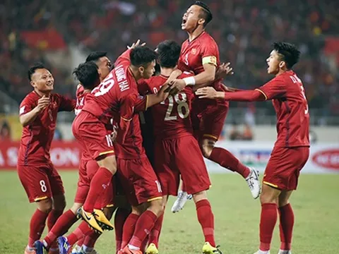 ĐT Việt Nam bỏ xa 'kình địch' Thái Lan trên BXH FIFA