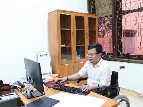 Người công nhân khuyết tật Vũ Thanh Hồng tấm gương vượt lên số phận