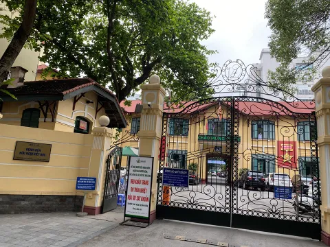 BV Việt Đức: Tự ý thay đổi khối lượng trong hồ sơ mời thầu, trách nhiệm thuộc về ai?