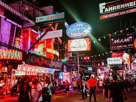 Thái Lan phong tỏa 'thiên đường du lịch' Pattaya