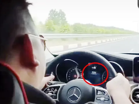Lời khai của tài xế điều khiển Mercedes với tốc độ 234km/h trên cao tốc TP.HCM- Dầu Giây