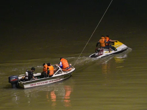 Trưởng phòng tại cục thuế Thanh Hóa nhảy sông tự tử để lại thư tuyệt mệnh