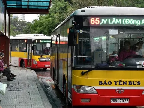 Xe buýt Hà Nội hoạt động bình thường trở lại từ 4/5, khách phải ngồi giãn cách