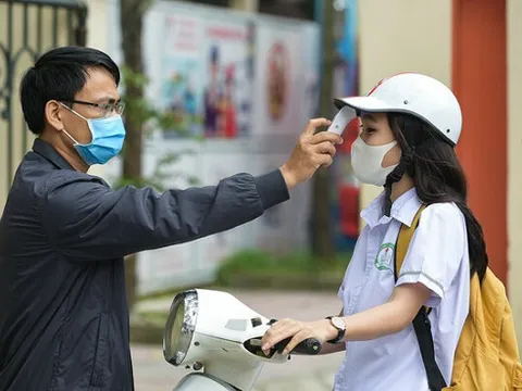 Sáng nay 4/5, học sinh tại 63 tỉnh thành đi học trở lại 