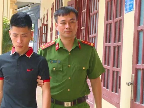 Hé lộ thủ đoạn của gã thanh niên lừa, ép 12 thiếu nữ phục vụ tại quán karaoke