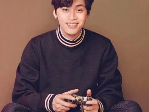 Hoài Linh thả thính fan bức ảnh chuẩn soái ca Hàn Quốc