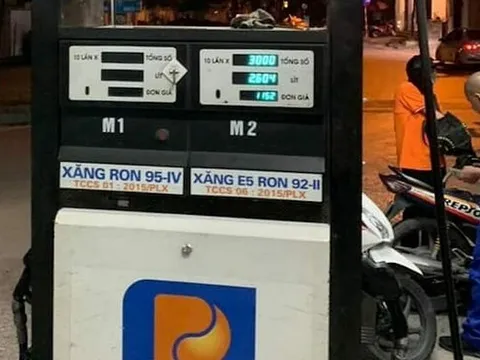 Phát hiện cây xăng 'găm hàng' 20.000 lít xăng nhưng không bán cho khách
