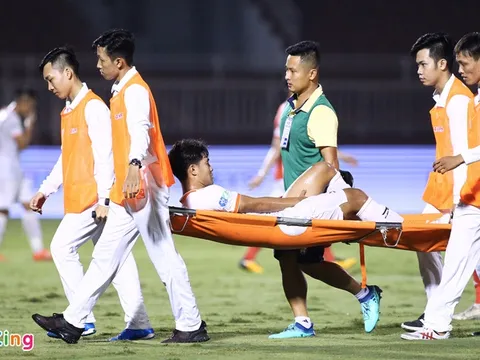 Đức Chinh dính chấn thương phải rời sân sau 20 phút thi đấu