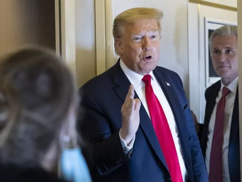 Tổng thống Trump hoãn hội nghị thượng đỉnh G7