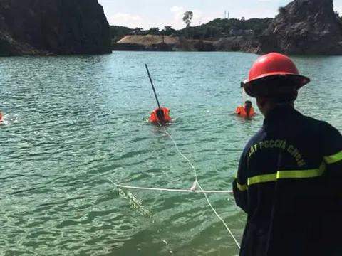 Rủ nhau ra sông Lam câu cá, 2 học sinh tiểu học đuối nước thương tâm