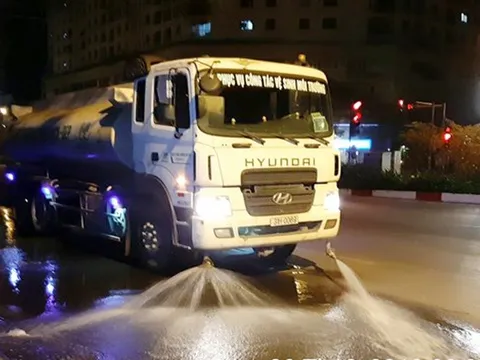 Hà Nội chi hơn 100 tỷ đồng rửa đường chống nóng và giảm ô nhiễm