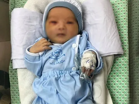 Vụ bé sơ sinh bị bỏ rơi dưới hố gas: Bị nhiễm trùng nặng, nguy cơ mắc thêm các bệnh lý khác