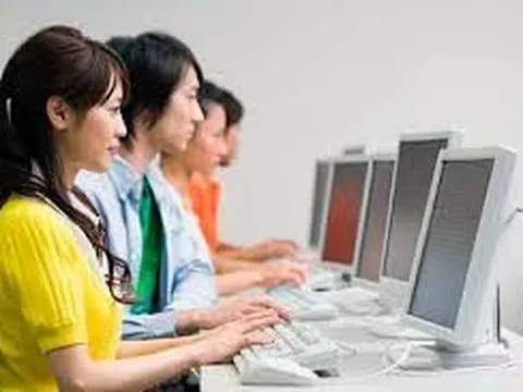 Nghỉ việc, viên chức được hưởng những trợ cấp nào?