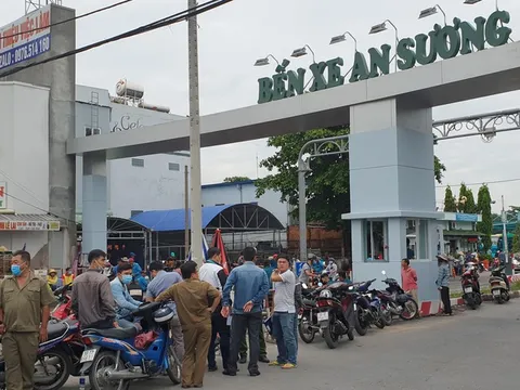 Tài xế taxi công nghệ bị đâm chết trước Bến xe An Sương