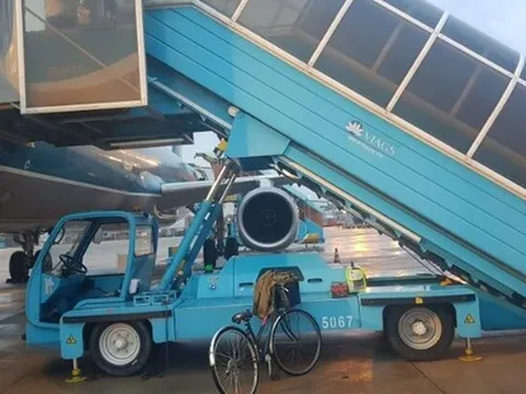 Nữ hành khách tử vong sau khi trượt chân tại thang xuống máy bay