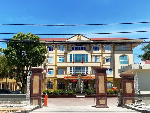 Bắt 4 người tống tiền 5 tỷ đồng Phó Chủ tịch thị xã ở Thanh Hóa