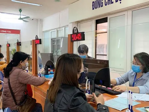 Bảo lưu thời gian đóng BHXH chờ đủ tuổi có bị giảm lương hưu không?