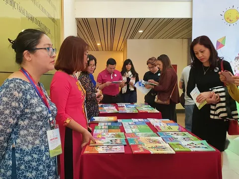 Bộ GD&ĐT đã làm gì khiến giá SGK tăng đột biến?