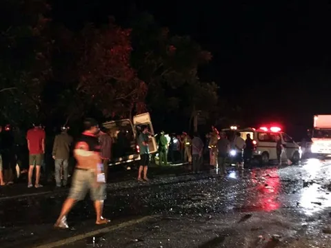 Bình Thuận: Xe khách va chạm xe tải, 8 người tử vong