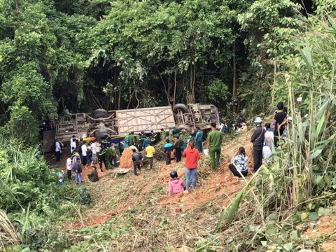 Tạm giam tài xế xe khách rơi xuống vực làm 6 người tử vong