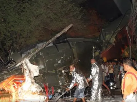 Rơi máy bay trực thăng quân sự Philippines, nhiều người tử vong, mất tích