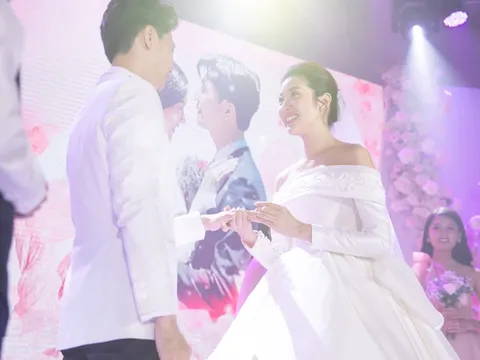 Á hậu Thuý Vân chính thức xác nhận mang bầu trong lễ cưới