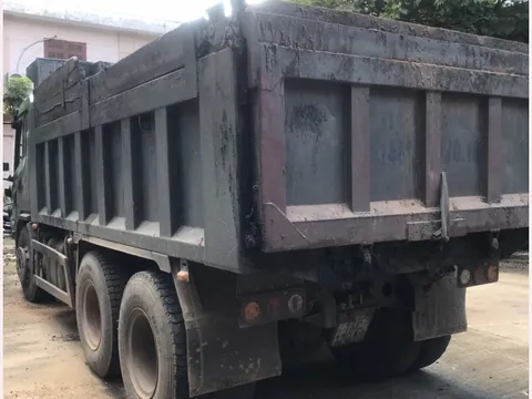 Tạm đình chỉ CSGT ở Quảng Ninh đập vỡ kính cabin, đấm tài xế xe tải vi phạm