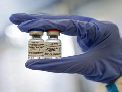 Bộ Y tế đề xuất đặt mua vaccine Covid-19 của Nga