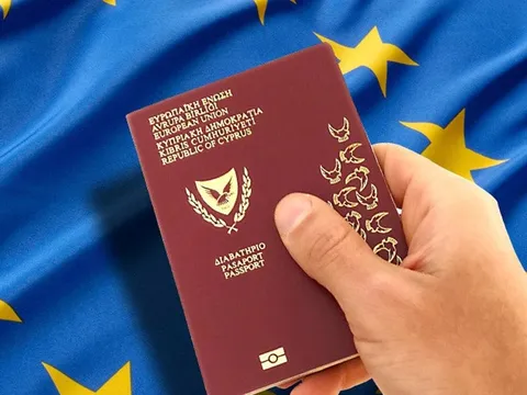 Đại biểu Quốc hội sở hữu 2 quốc tịch có vi phạm luật?