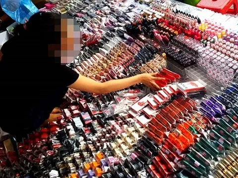 Tăng mức phạt hành vi buôn bán mỹ phẩm giả