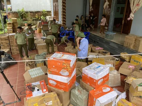 Thu giữ hơn 20.000 mỹ phẩm dưỡng da, bột tắm trắng nhập lậu