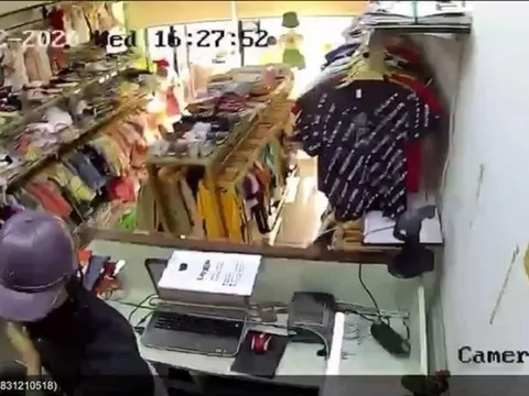 TP.HCM: Bắt giữ thanh niên cầm dao đâm nhân viên shop quần áo, cướp tài sản