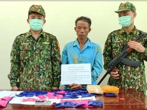 Bắt quả tang đối tượng vận chuyển 12.000 viên ma túy